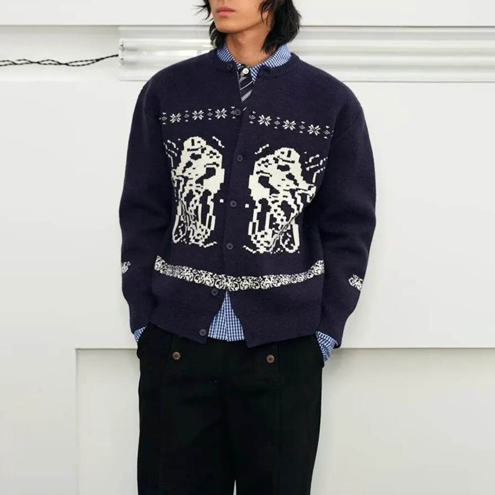 Sweater Lengan Panjang Grafis  - Street Fashion Men 2025 ulasan dan harga
